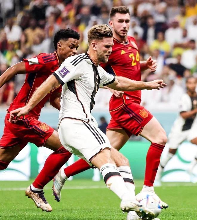 字母哥缺阵进攻受阻！波蒂斯扛起进攻大旗，雄鹿仅得101分