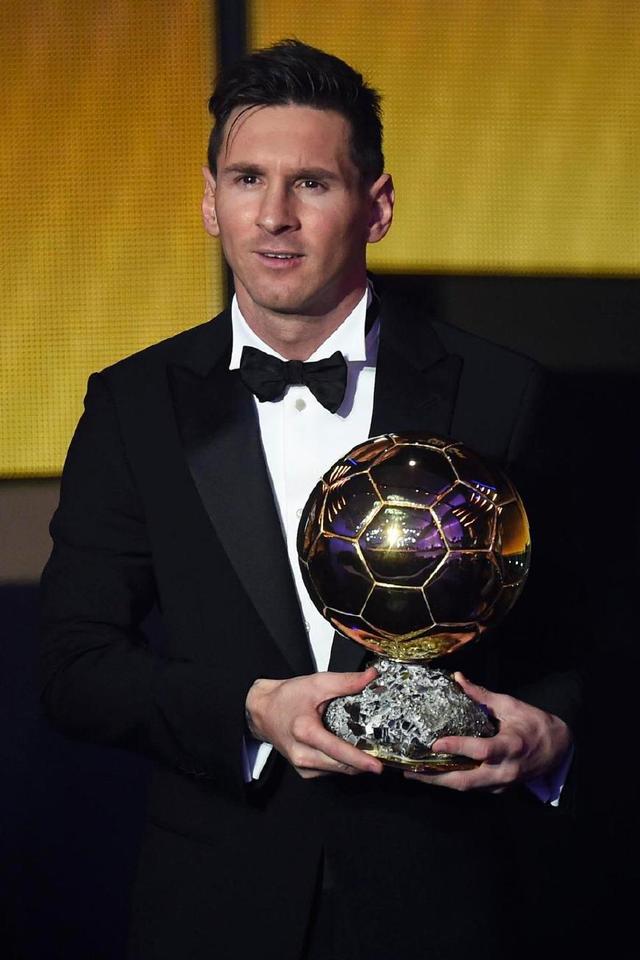 穆帅的本菲卡1米98门将受到英超球队关注，售价在4000万欧元（英超多队盯上穆帅麾下本菲卡1米98门将，标价约4000万欧元）