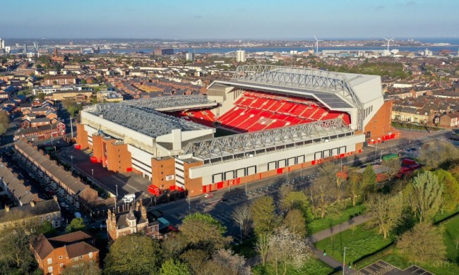 意甲劲旅末分钟遭绝杀，主帅怒斥裁判（意甲强队读秒被绝杀，主帅赛后怒批裁判）
