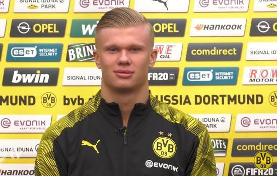 拜仁本赛季12轮保持不败，领跑积分榜，轰入44球，攻防俱佳，明日将迎战柏林联合。