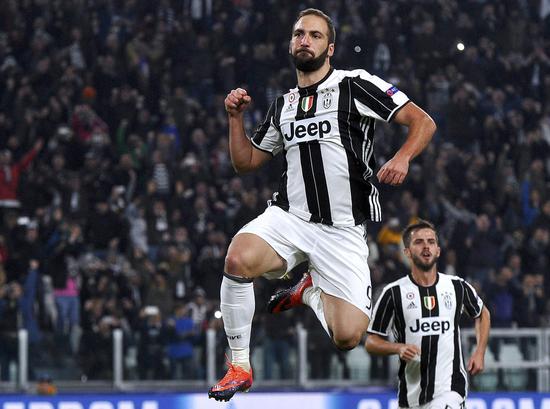 篮球湖人球员关键防守贡献显著