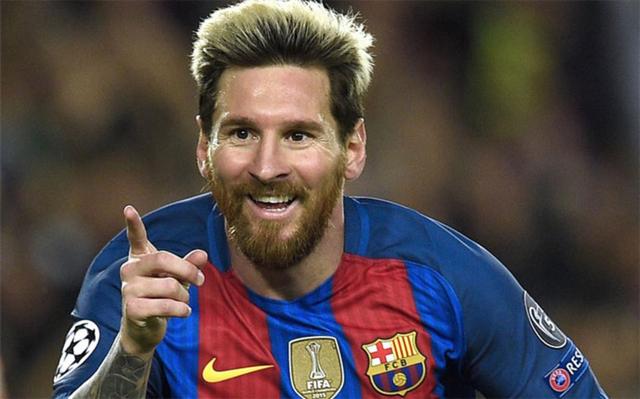 前意甲裁判谈DV9点球被吹：他和防守球员互有拉扯，都不犯规（前意甲裁判谈DV9争议点球：与后卫互相拉扯，均无犯规）