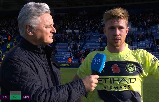 今晚，上海海港门将颜骏凌首发出场，迎来了他代表俱...