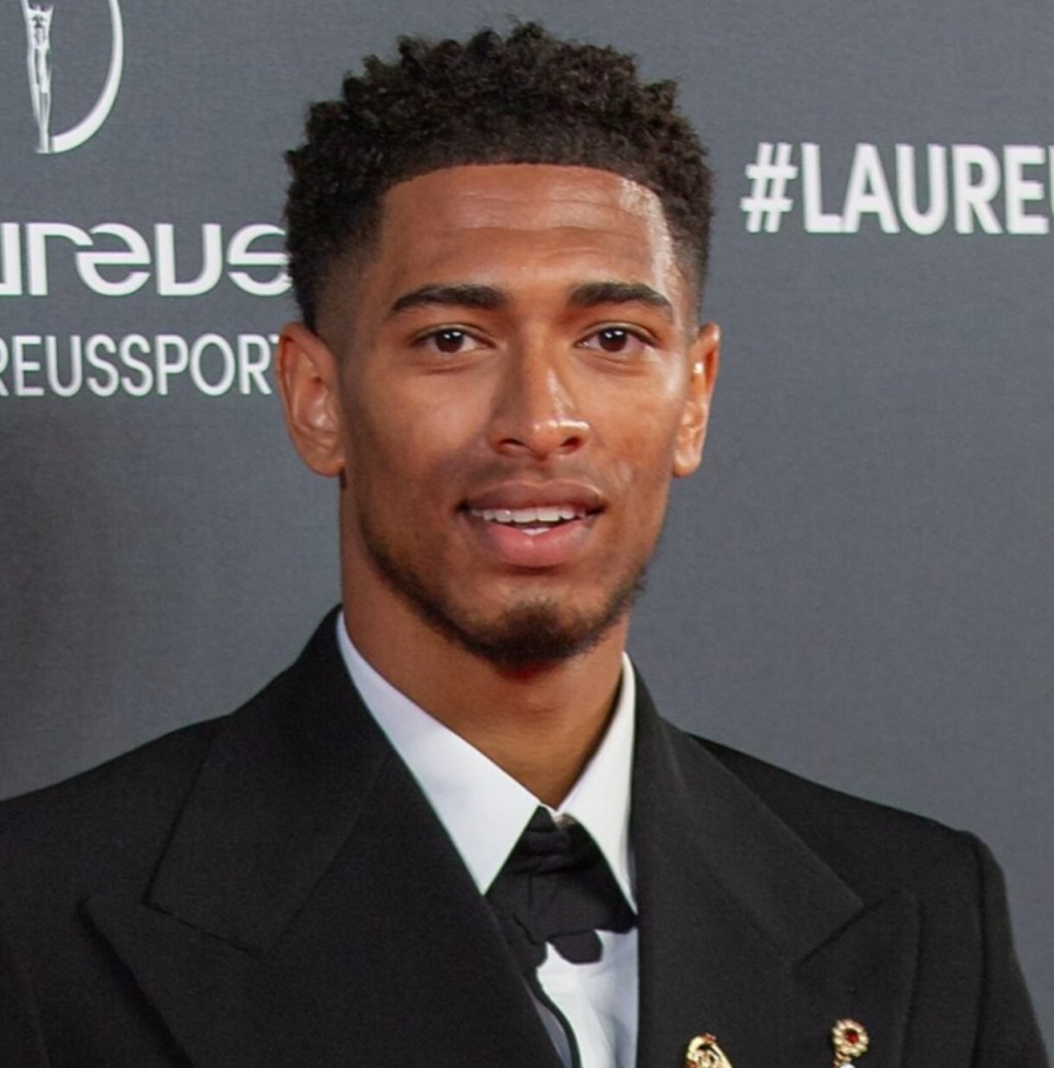 皇马2025年售出超过300万件球衣，为全球足球俱乐部第一（2025年皇马球衣销量突破300万件，全球俱乐部销量第一）