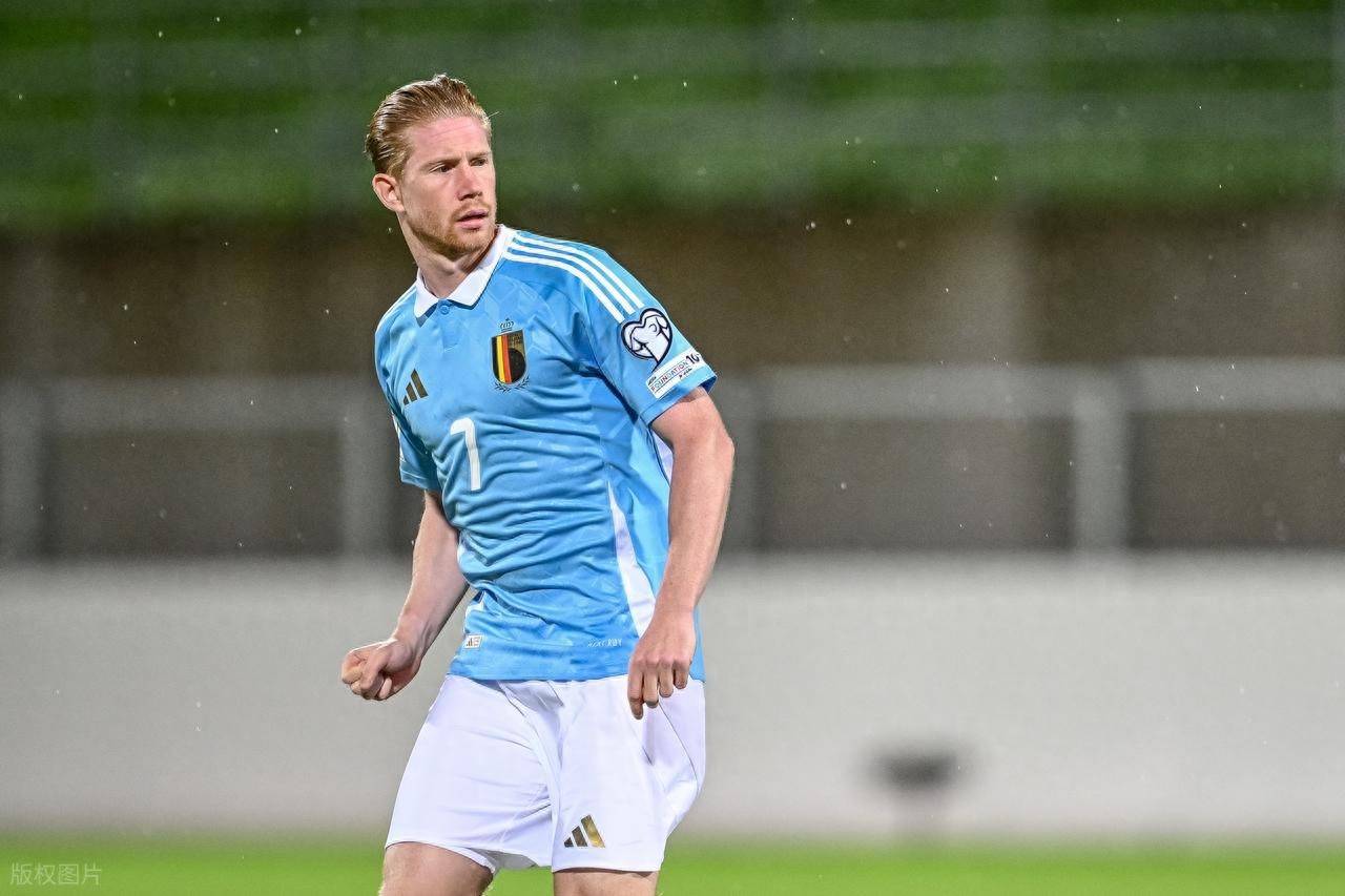 阿斯称皇马需要给姆巴佩配备更好的队友 遭球迷反驳（阿斯称皇马应为姆巴佩配更强队友，引发球迷反驳）