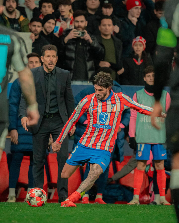 CBA俱乐部杯广厦击败天津 塔克飞身暴扣