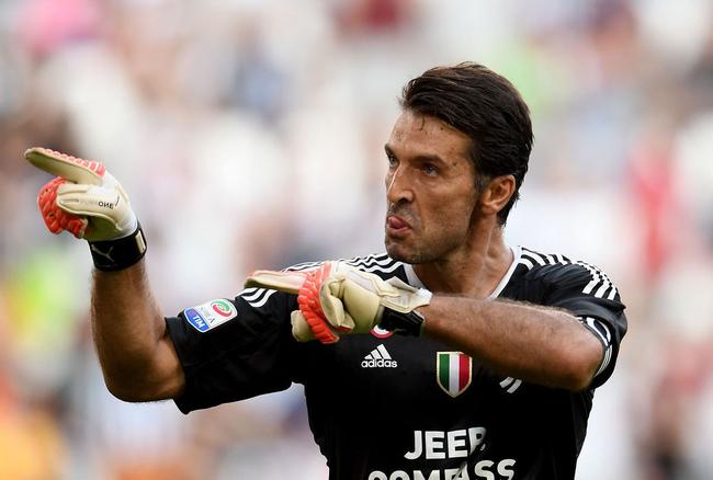 查洛巴问答：在足球界第一个朋友是芒特；第一件球衣是大罗的（查洛巴专访：足坛第一个好友是芒特，第一件球衣来自大罗）