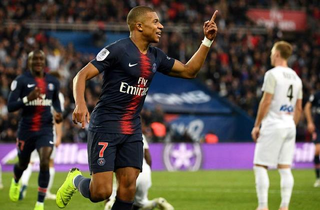 图片报：勒沃库森遭遇多次意外事件，到达曼市时已延误数小时